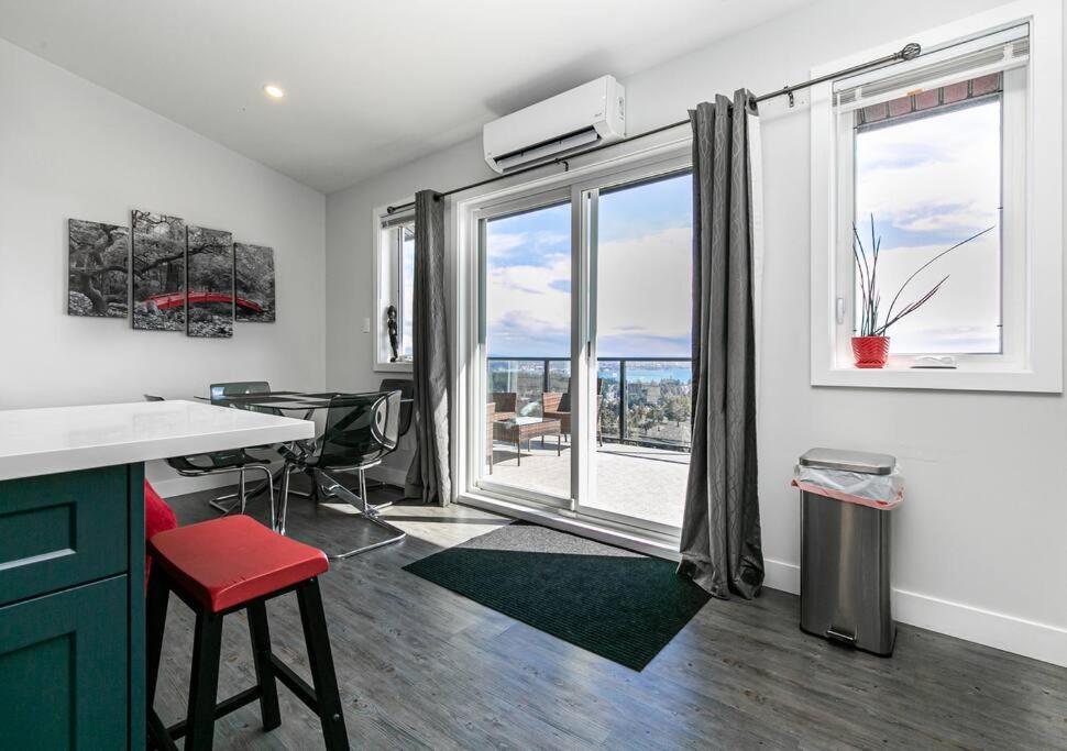 빅토리아 Eagle'S View Penthouse 아파트 외부 사진